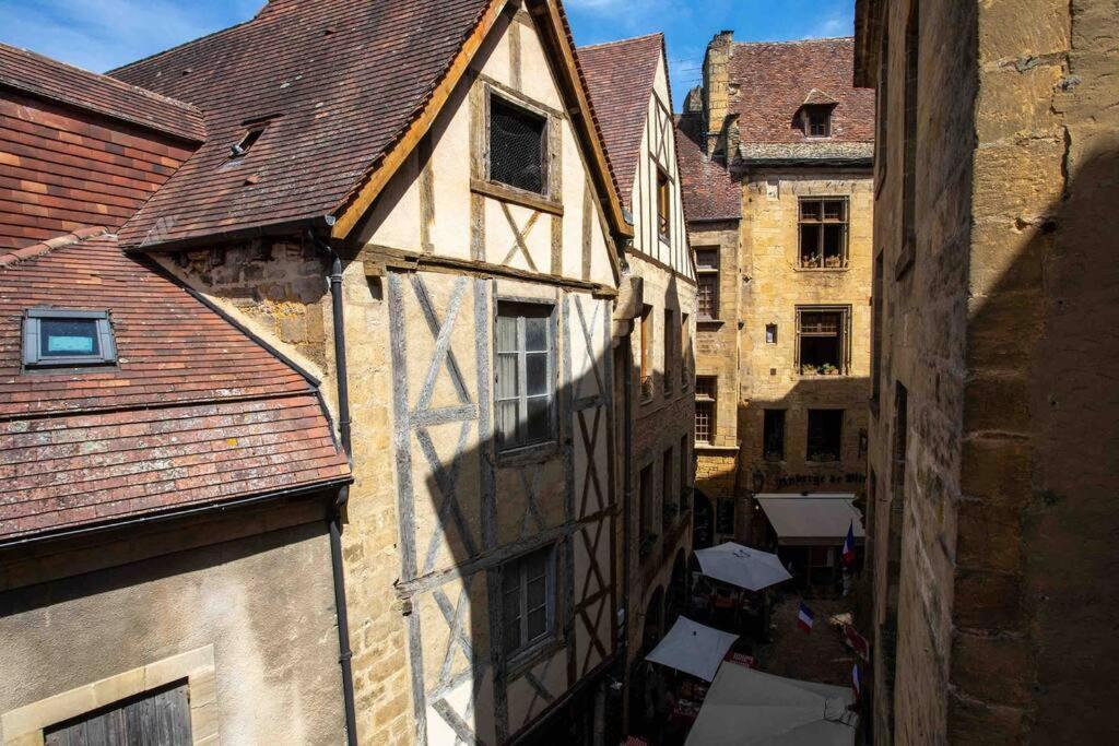 "Les Appartements De Betty C" Studio Medieval Сарла-ла-Канеда Екстериор снимка